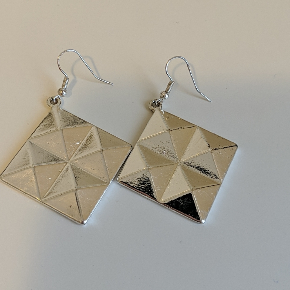 Ear rings